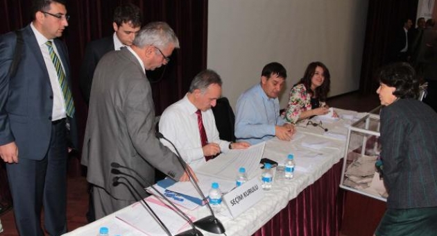 CBÜ sandıktan mevcut rektör Pakdemirli çıktı