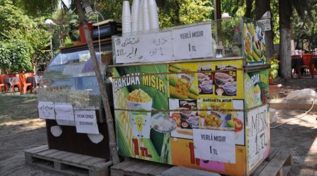 Manisalı esnaf Arapça'yı söktü