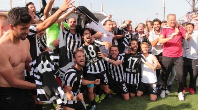 Manisaspor'da futbolcuların "Başkana rağmen şampiyonluk" açıklaması