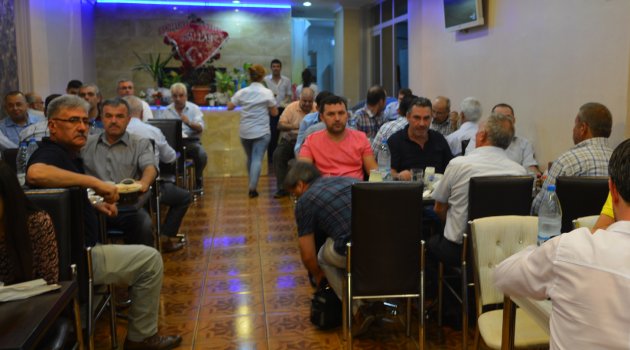 MHP Turgutlu İlçe Teşkilatı , iftar yemeğinde biraraya geldi.