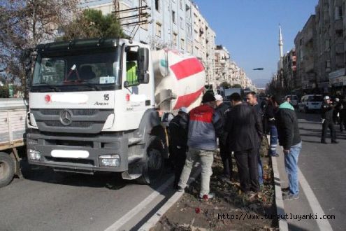 Mikserin altında kalan kadın öldü