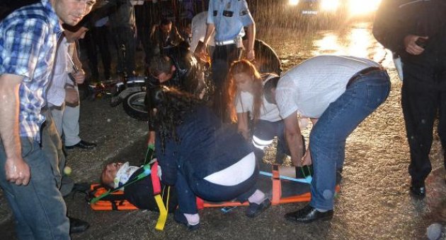 Motosiklet ile bisiklet çarpıştı: 2 yaralı