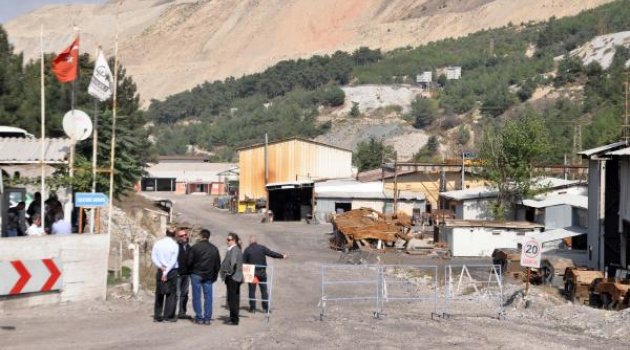 Mühendis ve doktorlar, mahkeme kararına rağmen facia ocağına giremedi