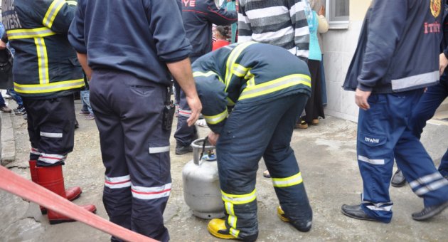 Ocaktaki yemekten az kalsın ev yanıyordu