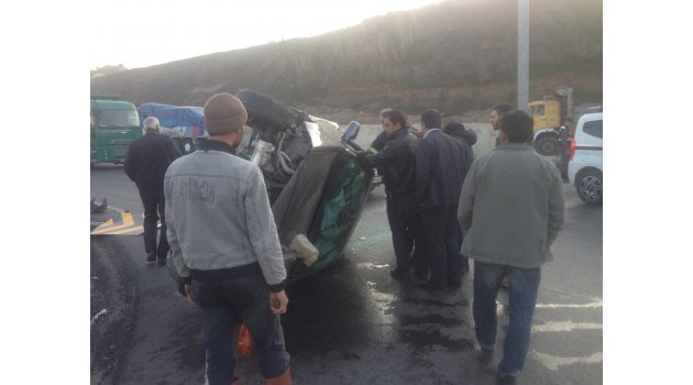 Otomobil Manisa Kavşağı’nda takla attı: 2 yaralı