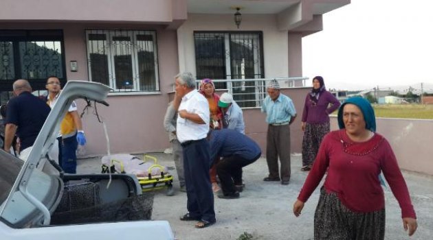Otomobil, park halindeki otomobile çarptı: 6 yaralı