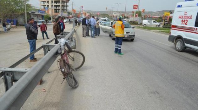 Otomobilin çarptığı bisikletli yaralandı