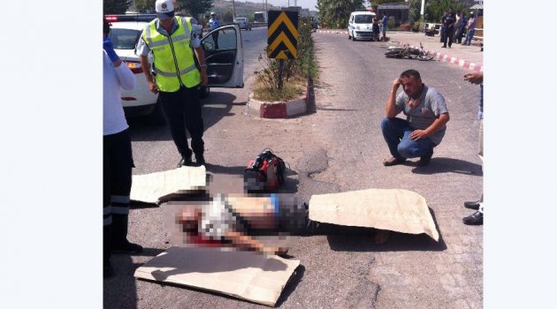 Otomobille motosiklet kavşakta çarpıştı: 1 ölü