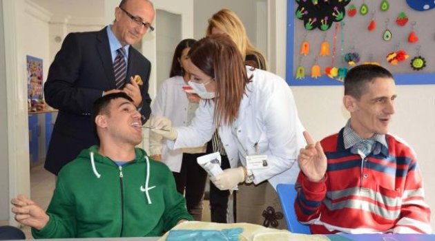 Özel çocuklara ağız ve diş sağlığı taraması