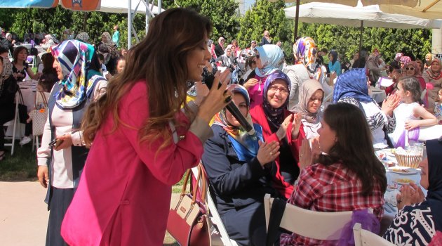 Özel Zirve Gündüzalp Ortaokulu’ndan Anneler Günü etkinliği