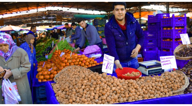 Pazarın şampiyonu ceviz 17 TL