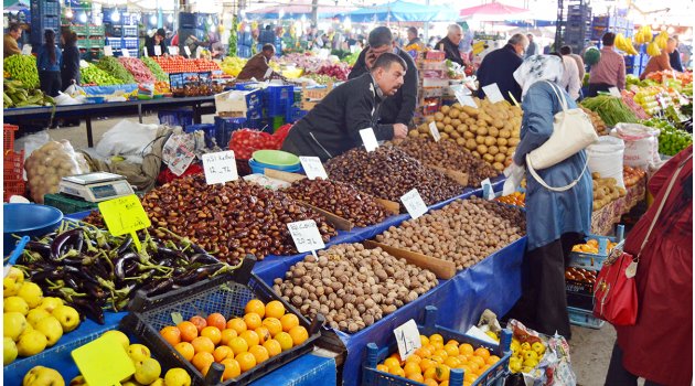 Pazarın ucuzluğu vatandaşa yaradı