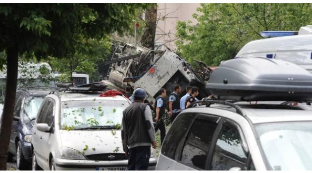 Polis otobüsüne hain saldırı!