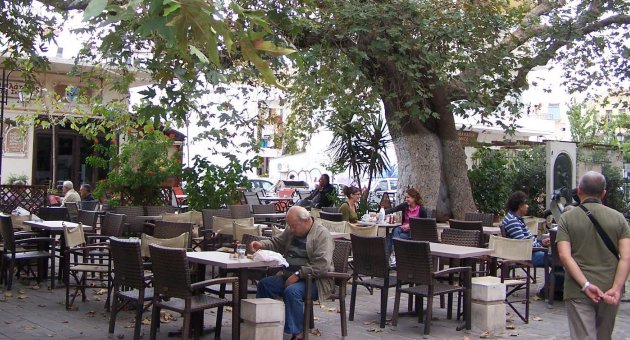 Ramazan nedeniyle bakkallar, lokantalar ve kahvehaneler sabaha kadar açık