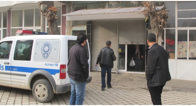 Sadece rakılar ve bozuk paralar çalındı