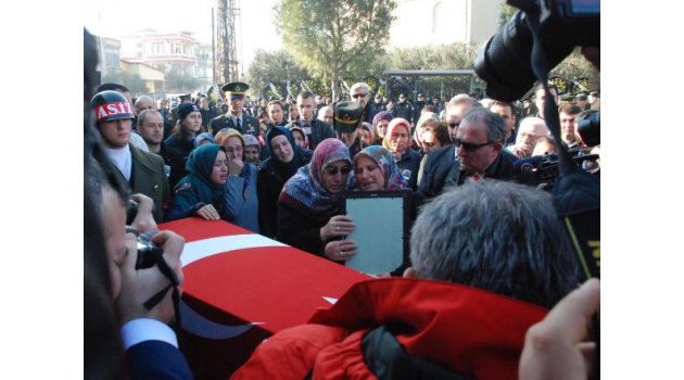 Şehit Denizer son yolculuğuna uğurlandı