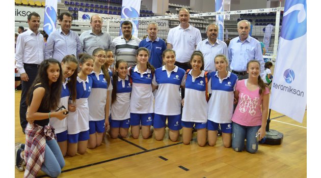 Seramiksan geleneğini sürdürüyor