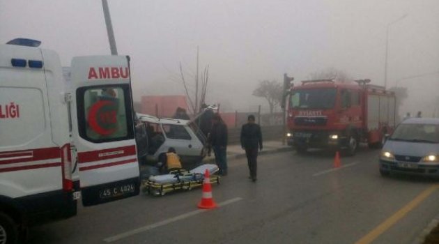 Yoğun sis kazaya neden oldu: 2 yaralı