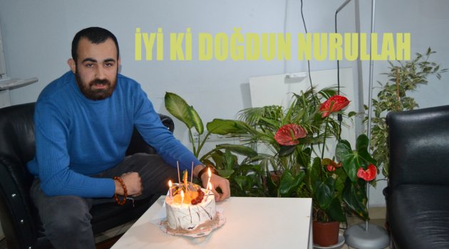 Sürpriz doğum günü pastası