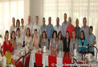 Turgutlu Lisesinin 82 mezunları kahvaltıda buluştu