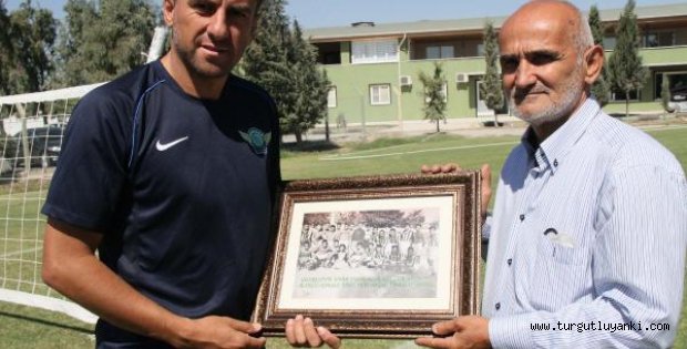 Taçsız kral Metin Oktayın 61 yıllık pozu
