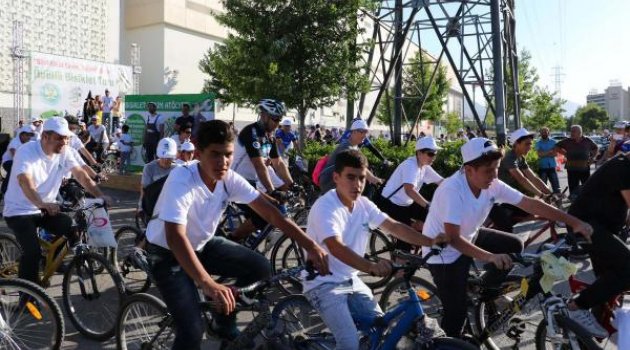 Temiz çevre için pedal çevirdiler