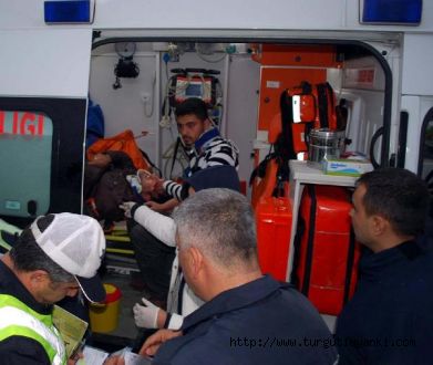 Ters dönen otomobilde iki kişi yaralandı.