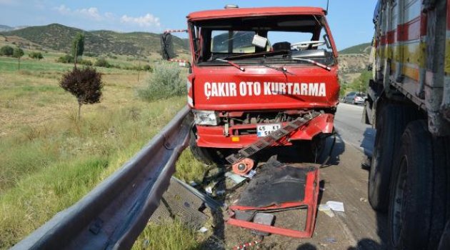 TIR ile kurtarıcı çarpıştı: 1 ölü