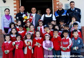 TOKİ Anaokulu Polisi ziyaret etti