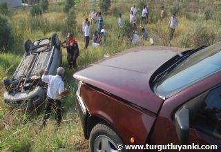 Tamirci bekleyen otomobile çarptı: 1'i Ağır 4 Yaralı