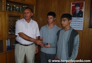 Öğrencilerden örnek davranış
