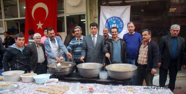 Turgutlu Türk Eğitim Senden aşure etkinliği