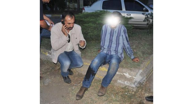 Tüfekle sırtından ve ayağından vurularak yaralandı