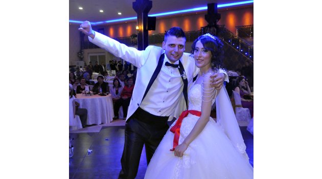 Tuğba & Mustafa dünya evine girdi