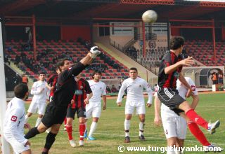 A2'de Turgutluspor puanı 90+4'te kurtardı: 1-1