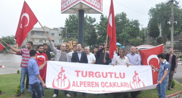 Turgutlu Alperen Ocaklarından bayrak protestosu