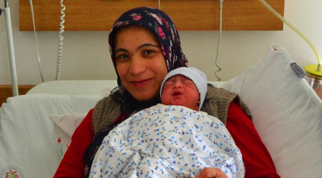 Turgutlu’da 2016 Yılının İlk Bebeği Samet Oldu