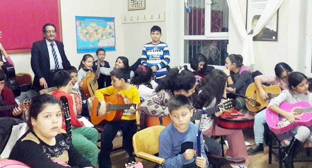 Turgutlu Halk Eğitim Merkezi'nden kurs rekoru