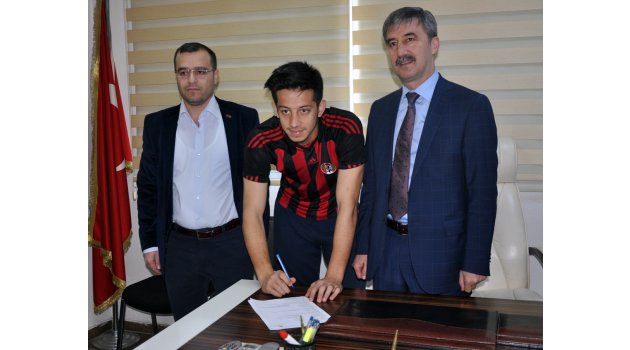 Turgutluspor’da kaleci Fatih de imzaladı