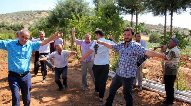 Üzüm üreticilerinden 'Rusya' kutlaması