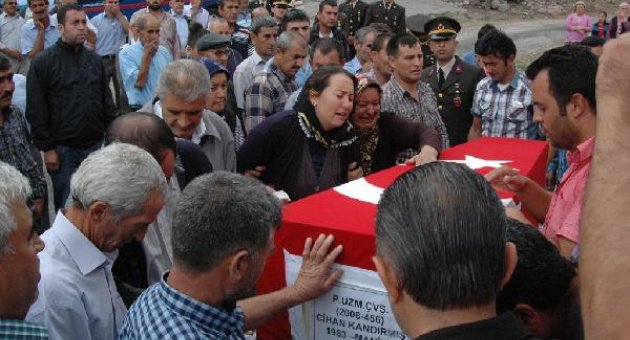 Yaşamına son veren Uzman Çavuş toprağa verildi