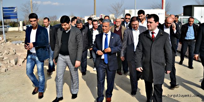 Yurttaş yapılmakta olan diş hastanesini inceledi