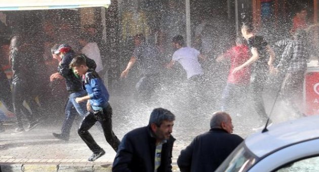 Yürüyüşe polis engeli: 4 yaralı