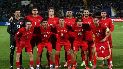 Hakan Çalhanoğlu 100. kez milli formayı giydi