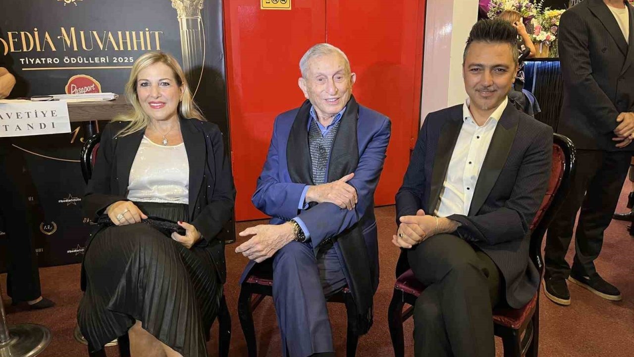 98 yaşındaki Haldun Dormen, ’Hisseli Harikalar Kumpanyası’ ile rekor kırdı