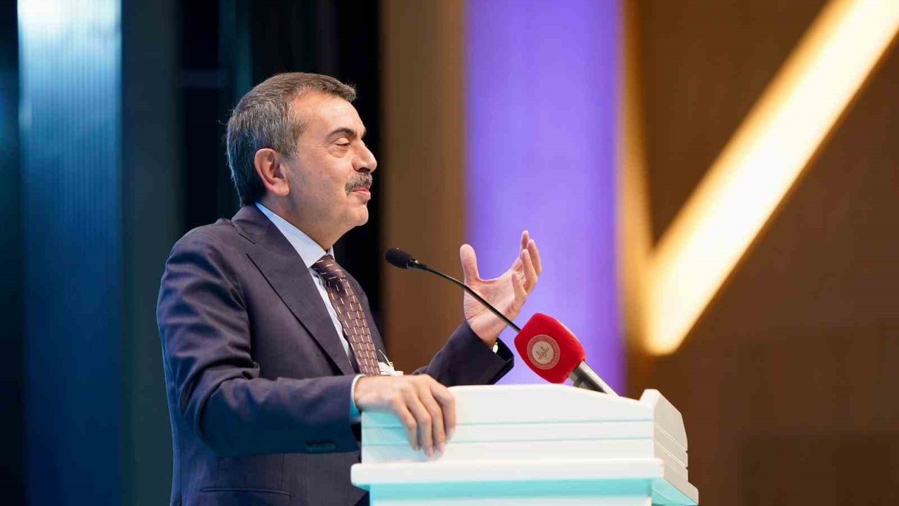 Bakan Tekin: "İmam hatip okullarında kaliteyi artırmaya yönelik çalışmalar yürütüyoruz"