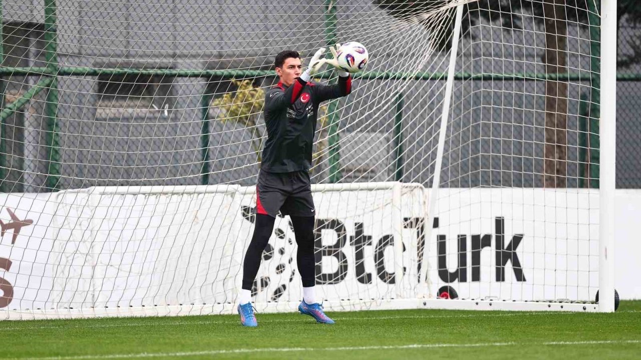 Berke Özer: "Teknik ve idari ekibin bilgisi ve izni dahilinde kamptan ayrıldım"