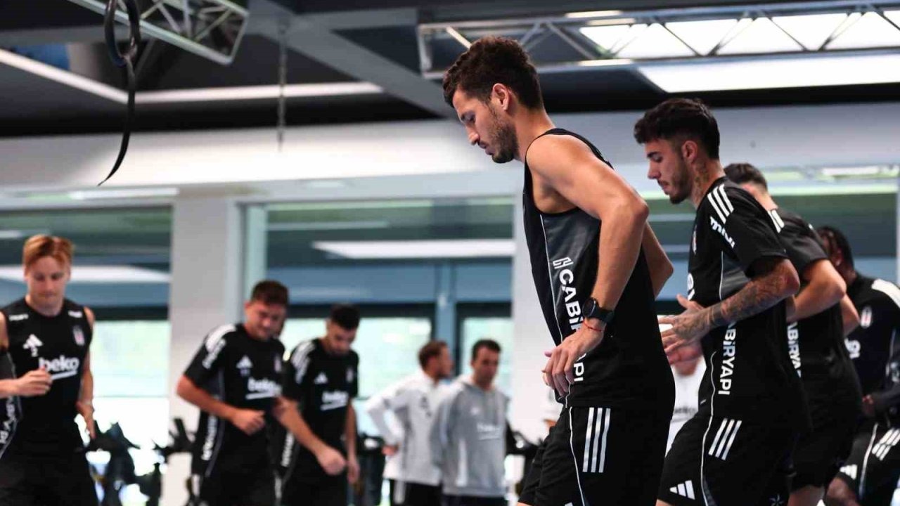 Beşiktaş, salonda çalıştı