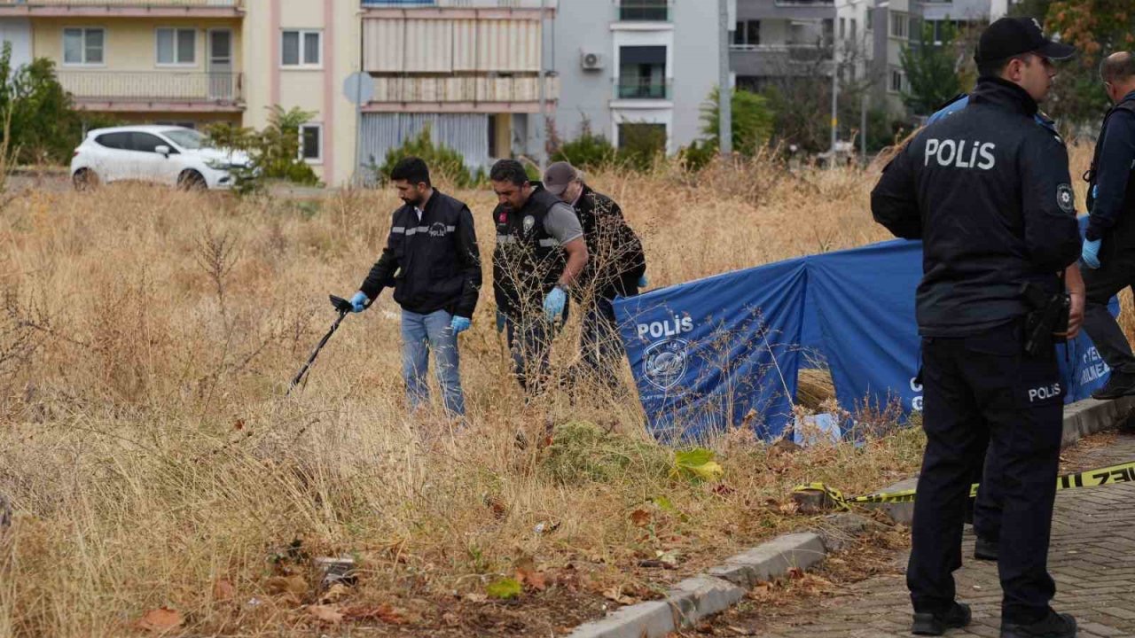 Ege’de acı haber: Aracından inip oturduğu bankta intihar etti