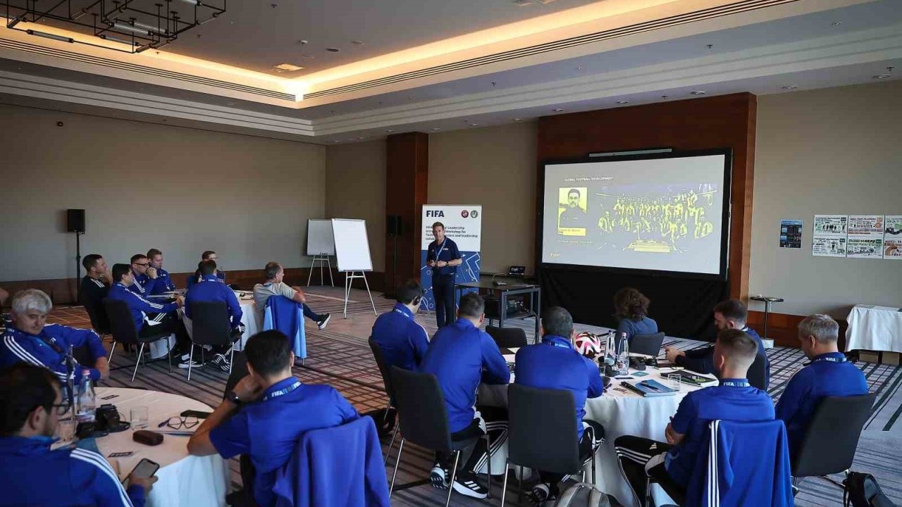 Emrah Bayraktar, FIFA çalıştayına katıldı